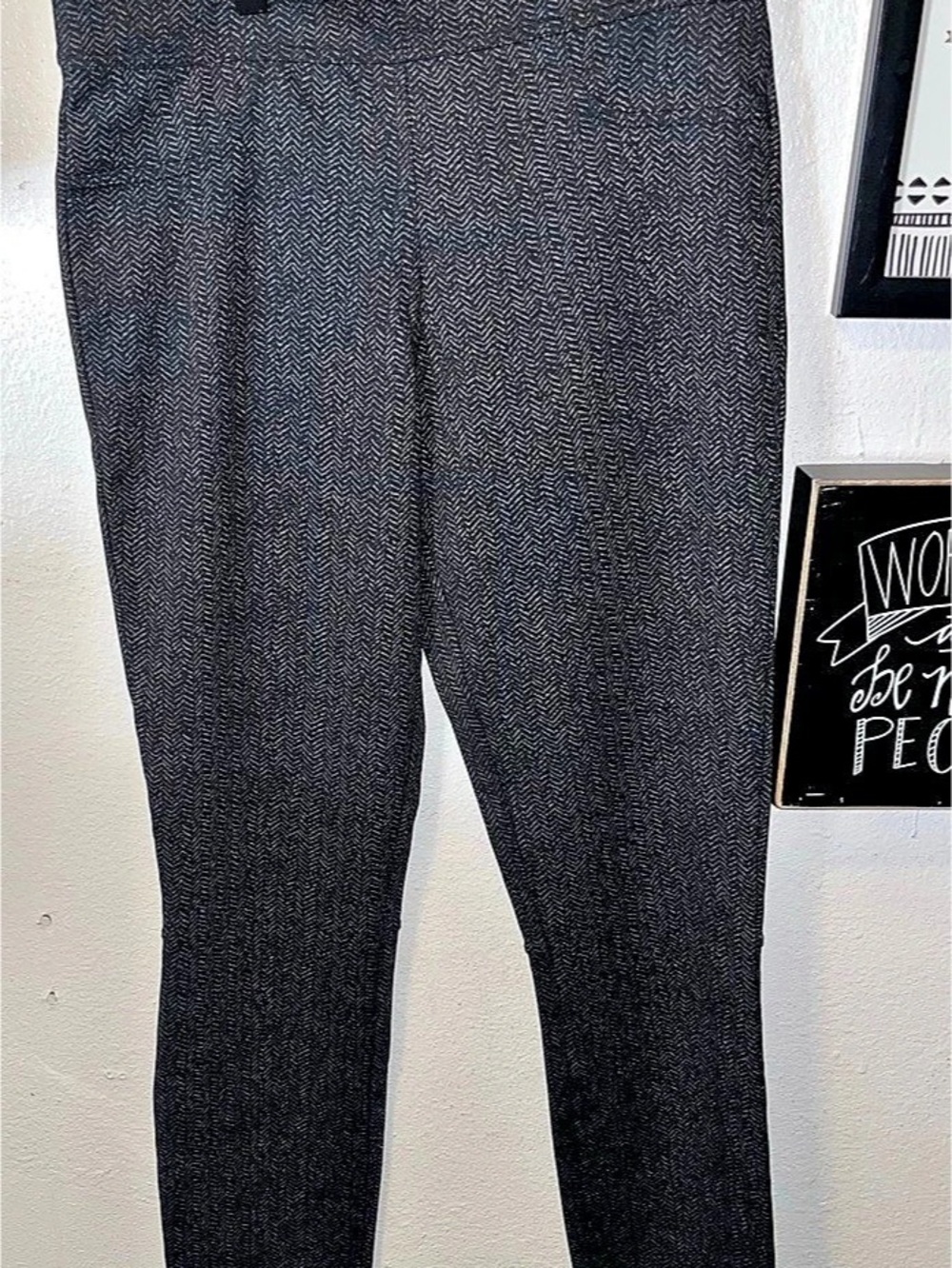 Max Studio pants Houndstooth Skinny in Black Size Medium